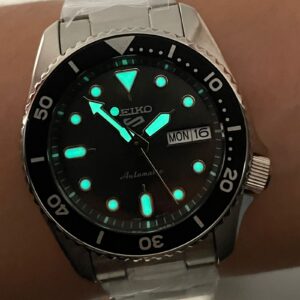 Seiko Automatico 5 Sports 38 mm SRPL79B1 Preto Prata - Imagem 7
