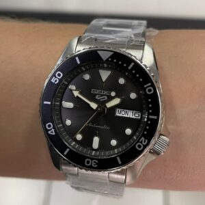 Seiko Automatico 5 Sports 38 mm SRPL79B1 Preto Prata - Imagem 5