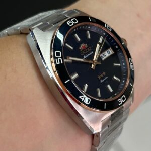 Orient automátcio Elegance YN6SS017 Preto Azul - Imagem 3